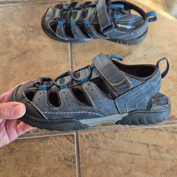 Youth Size 3 Eddie Bauer Hiking Sandals - Picture 2 of 4